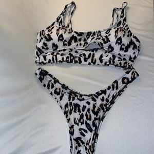 2-Piece Animal Print Size Large